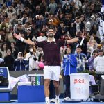 Djokovic l-a învins pe Alexander Zverev în sferturile turneului de la Beijing și a stabilit un record impresionant