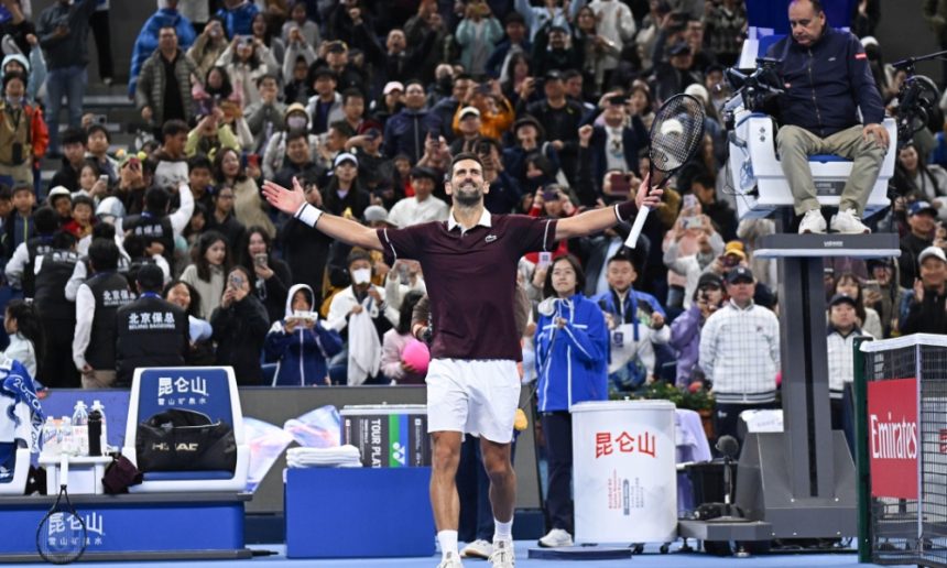 Djokovic îl elimină pe Alexander Zverev la Beijing și doboară un record istoric Djokovic l-a învins pe Alexander Zverev în sferturile turneului de la Beijing și a stabilit un record impresionant