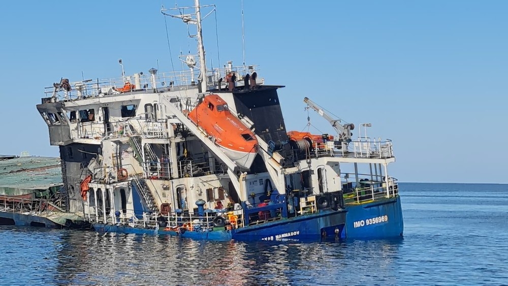 Au fost reluate căutările marinarului dispărut după atacul cu drone asupra navei scufundate în Marea Neagră