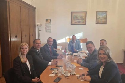 Dungaciu și alți membri AUR s-au întâlnit cu „a cincea coloană a lui Putin”. Partidul premierului pro-rus din Bulgaria