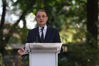 Ce a spus Luca Niculescu după negocierile cu PSD. Social-democrații au pus două condiții, liberalii deja spun „nu, mulțumim”
