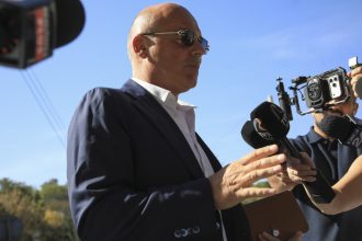 Europarlamentarul Rareș Bogdan, audiat la DNA Iași, în dosarul afaceristului Fănel Bogos