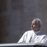 Operația papei Leon a decurs bine și conform așteptărilor, anunță Vaticanul. Cât va dura recuperarea suveranului pontif
