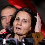 „Se duce să mai vândă niște cărți din portbagaj”. Ironiile Ancăi Alexandrescu la adresa lui Robert Turcescu pe tema cărții cu Călin Georgescu