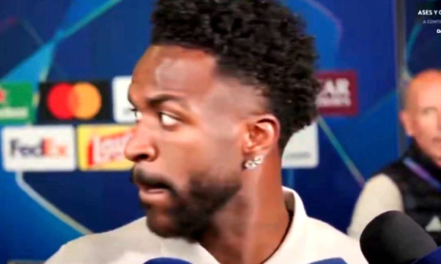 OUT în minutul 58! Vinicius JR a ajuns la microfon, după ce Mourinho l-a scos de pe teren cu AS Roma