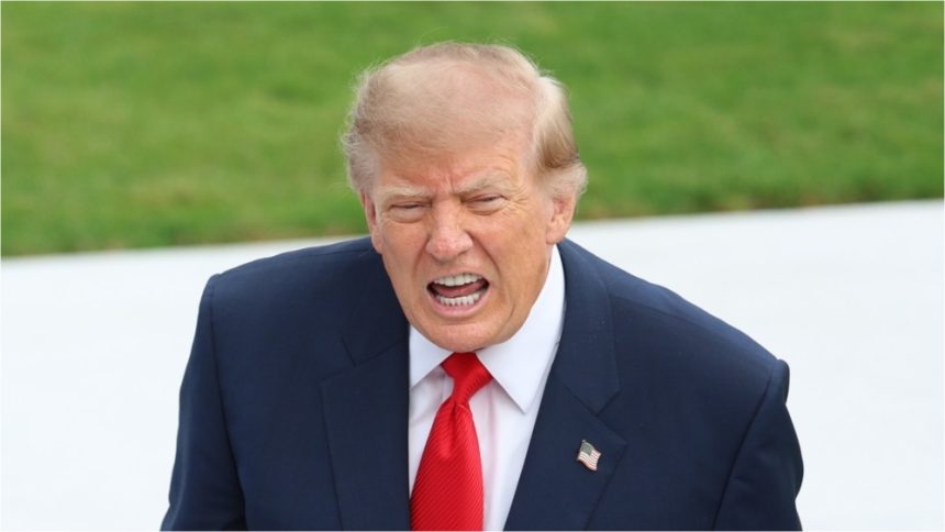 Trump atacă dur: califică atacurile ucrainene asupra rafinăriilor lui Putin drept o rușine Trump numește atacurile ucrainene asupra rafinăriilor lui Putin „o rușine”