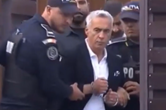 „Vă mulțumim pentru discernământ”. Călin Georgescu, mesaj de după gratii privind situația sa juridică pentru susținători