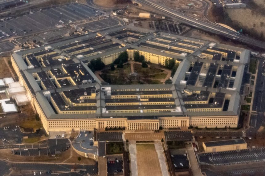 Scandal la Pentagon - senatorii îl convoacă pe Inspectorul General pentru a ancheta oprirea sistemelor Starshield destinate Ucrainei Inspectorul General al Pentagonului, chemat de senatori să ancheteze întreruperea funcționării sistemelor Starshield pentru Ucraina