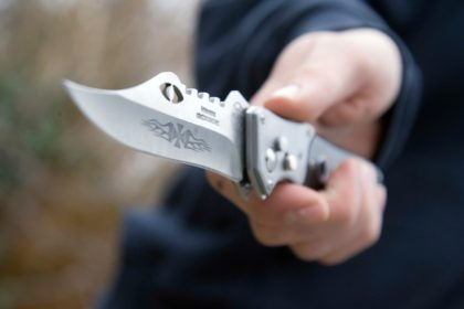 Atac cu cuţitul într-un azil de bătrâni din Germania, soldat cu un mort şi doi răniţi