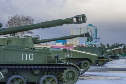 Rusia își mută tancurile în apropierea granițelor NATO. Ce au descoperit analiștii în imaginile din satelit
