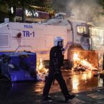 Violențele continuă în Albania, pentru a șaptea zi consecutiv. Aproape 300 de răniți în confruntările dintre protestatari și poliție