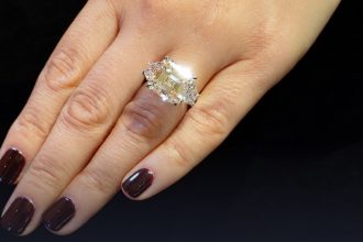 Cât a ajuns să coste cel mai mare diamant din România, scos la licitație la o sumă de cinci ori mai mică. Cine îl deține?