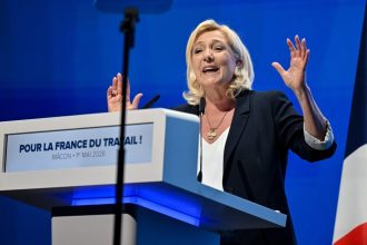 Donald Trump o descrie pe Marine Le Pen drept „vocea conservatoare” a Franței, fără să îi promită sprijin electoral