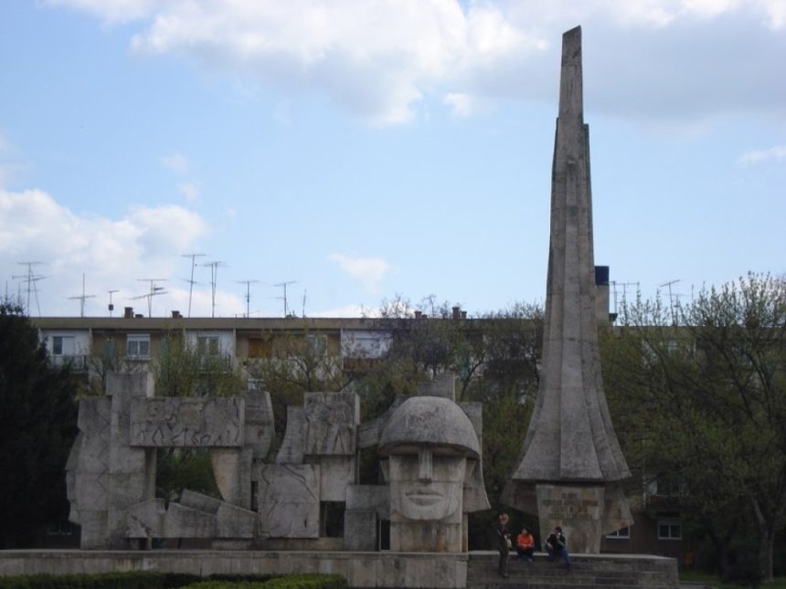 25 octombrie: Ziua în care Armata Română a readus libertatea în Carei și a încheiat ocupația horthystă 25 octombrie: Ziua în care Armata Română eliberează orașul Carei de sub ocupația horthystă
